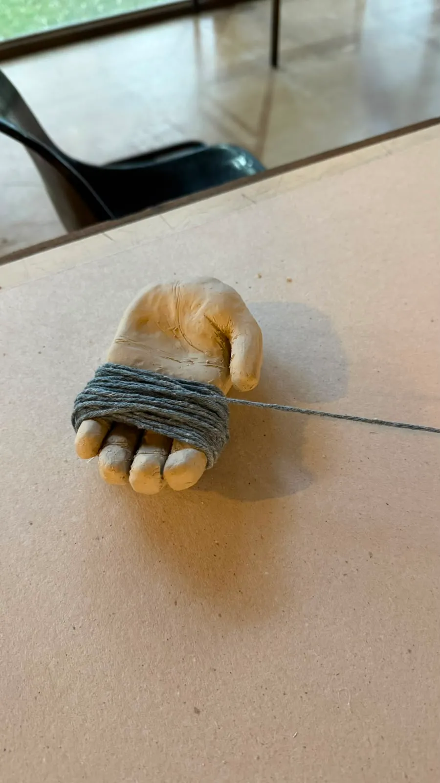 Marat na mão das Moias